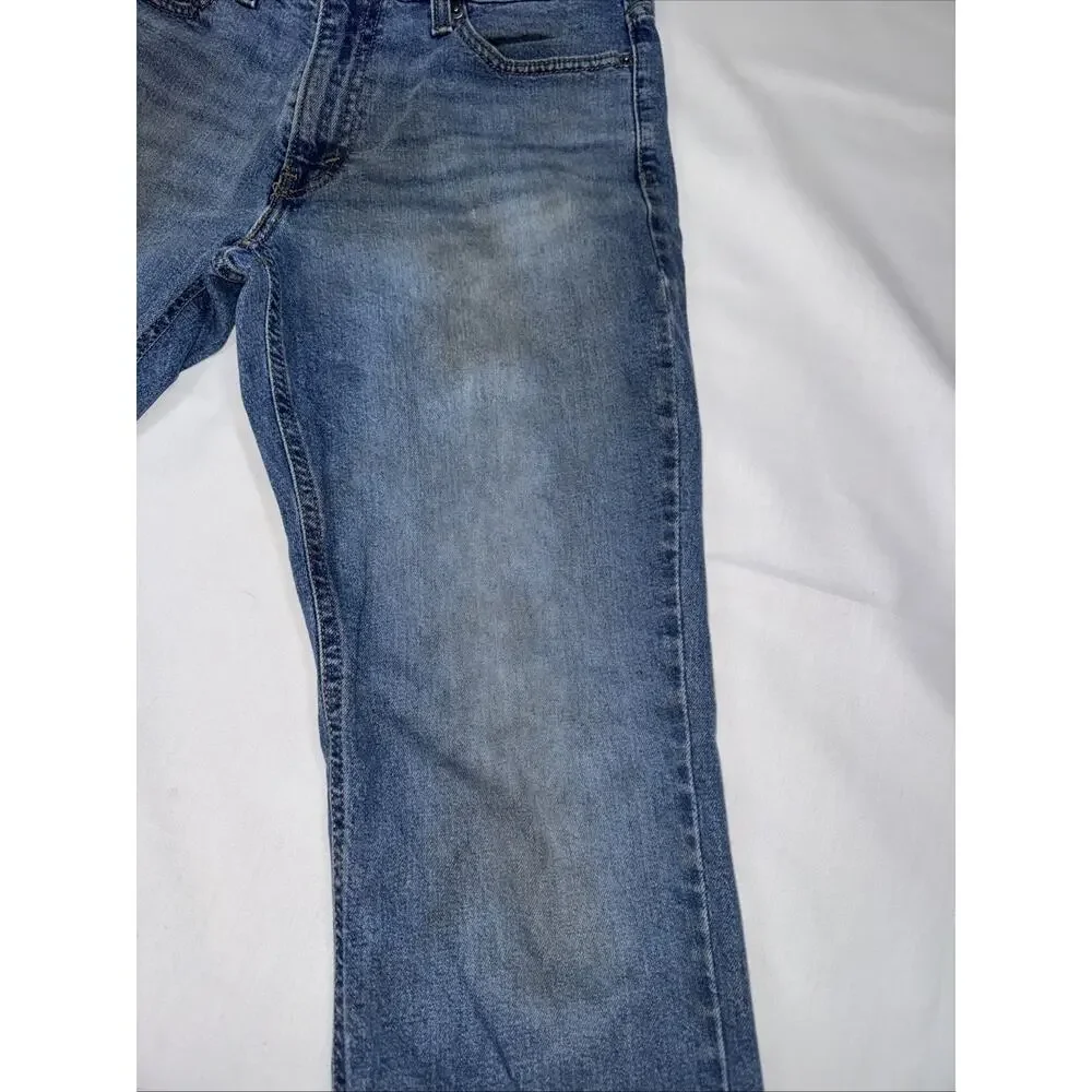 Levis Signature Men's Athletic Fit Blue Jeans Size 30 X 30 Medium Wash Thrashed